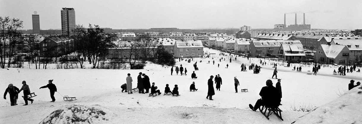 LEBEN WINTER Rodeln am Hohen Stein
